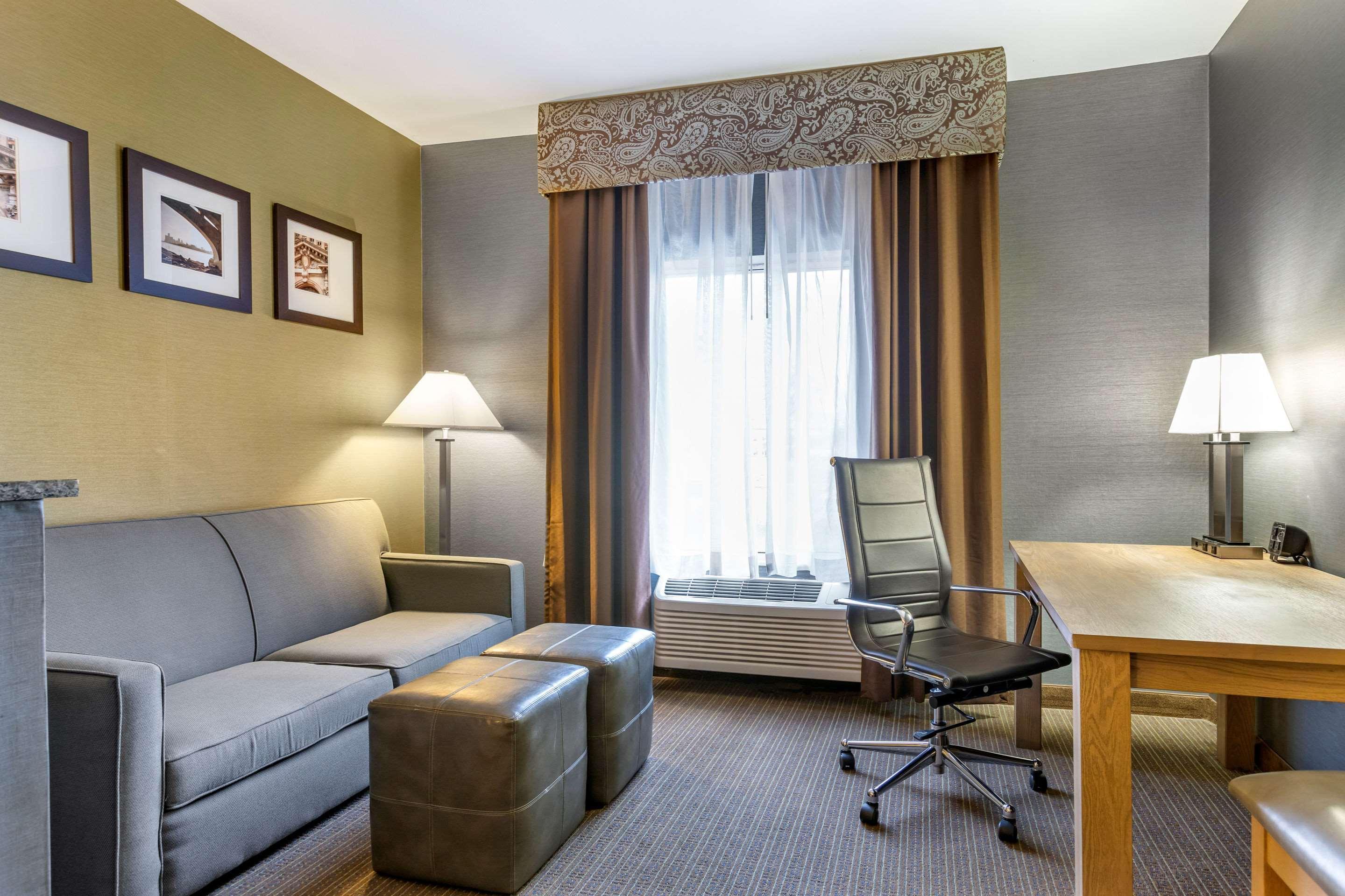 Comfort Suites Southgate-Detroit Екстер'єр фото