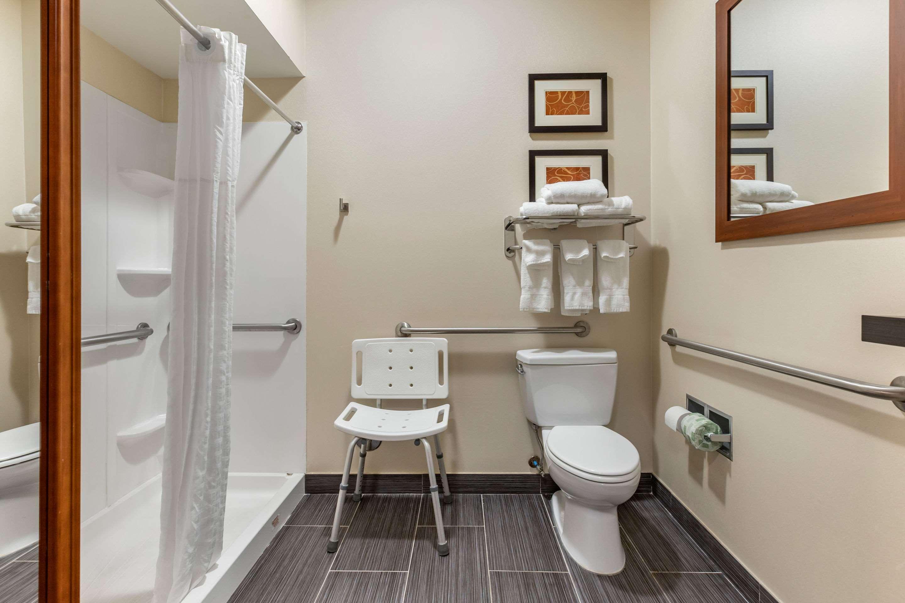 Comfort Suites Southgate-Detroit Екстер'єр фото