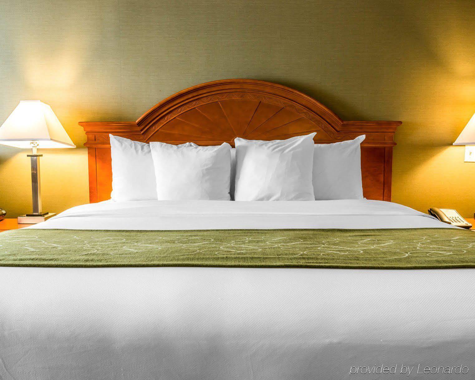 Comfort Suites Southgate-Detroit Екстер'єр фото